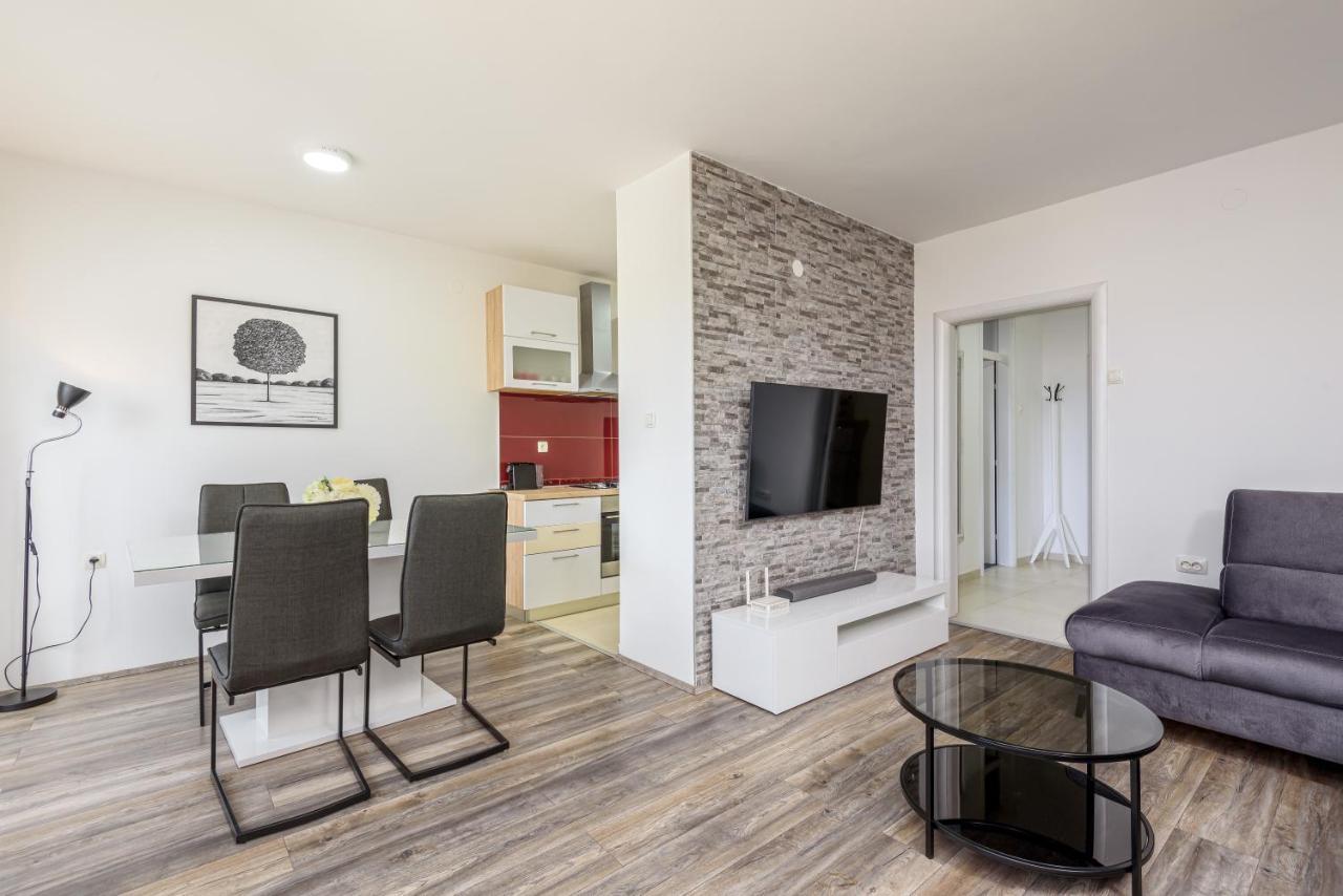 פלוצ'ה Apartment Tina מראה חיצוני תמונה